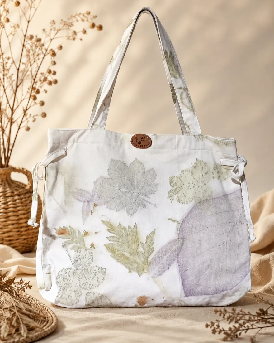 Prenda estampada con plantas, pieza 07 de a 3 manos
